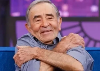 Humorista Ivo Holanda é internado em São Paulo