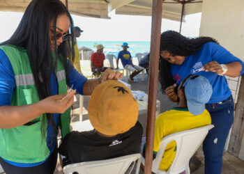 Prefeitura oferta Odontomóvel e promove ‘Dia da Beleza e do Autocuidado’ para pessoas em situação de rua em Itapuã