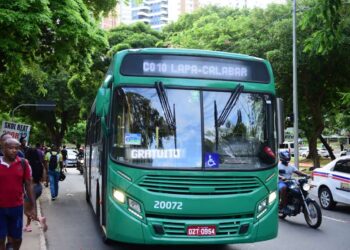 Mais de 152 mil passageiros utilizaram linha gratuita Lapa-Calabar durante os dois primeiros dias de Carnaval