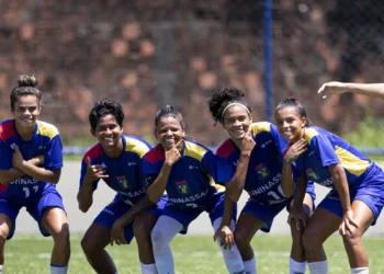 JUBs promovem maior participação feminina no futebol universitário
