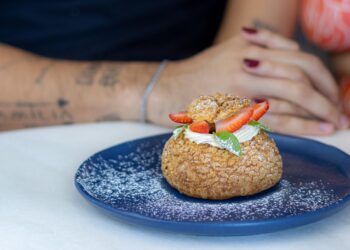 Jeanne Garcia Confeitaria celebra Dia dos Namorados com brunch e itens juninos