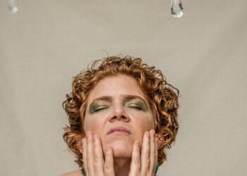 Baiana Joana Terra conquista o primeiro lugar na primeira edição do Festival “Escrito nas Estrelas” em Maricá, RJ