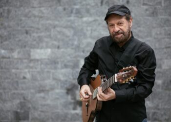 João Bosco apresenta show solo em comemoração aos 50 anos de carreira