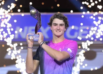 Tênis: João Fonseca conquista o título do Next Gen ATP Finals