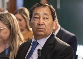 Ex-prefeito ficou surpreso com possível atentado forjado, diz defesa