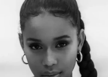 Ex-The Voice Kids Karen Silva morre aos 17 anos em decorrência de AVC