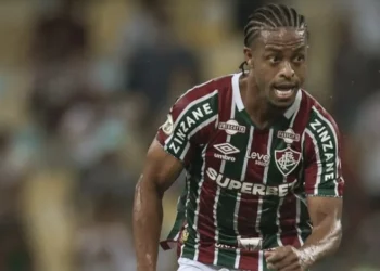 Fluminense renova com atacante Keno até fim de 2026