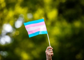 Comitê Olímpico dos EUA proíbe mulheres trans em competições femininas