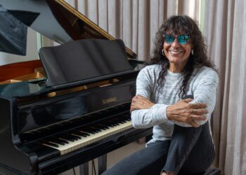 Luiz Caldas celebra 40 anos do disco “Magia” com show especial no MAM-BA