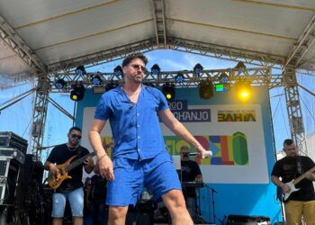 Léo Fera Forrozão se apresenta no Camarote da PM, em Ondina, nesta terça (13)