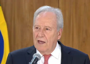 Lula vai vetar proibição a presos de visitarem familiares