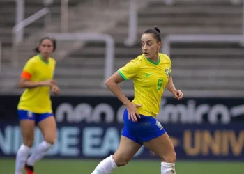 Luana, jogada da seleção, é diagnosticada com Linfoma de Hodgkin