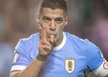Luis Suárez anuncia aposentadoria da seleção uruguaia