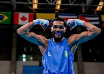 Luiz Oliveira vence na 1ª luta do Brasil no Pré-Olímpico de Boxe
