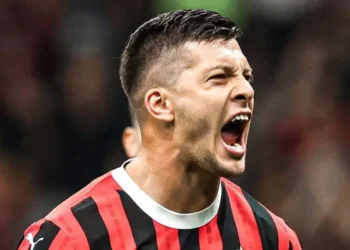 Botafogo mira contratação de Luka Jovic, atacante do Milan e ex-Real Madrid