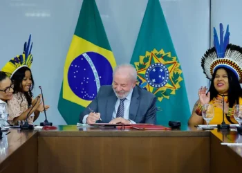 Lula homologa três novas terras indígenas no Ceará