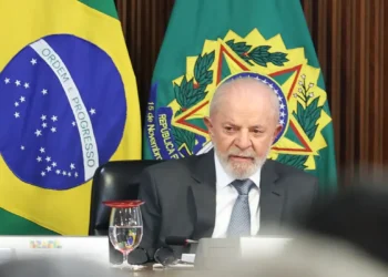 Ameaças “insistem em sobreviver”, diz Lula sobre golpe de 64