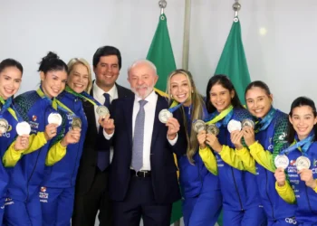 Lula anuncia criação de universidade dos esportes