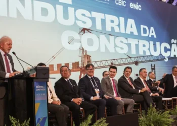 Lula defende soluções criativas para reduzir déficit habitacional