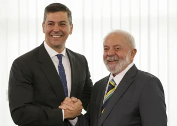 Lula se reúne com presidente do Paraguai e discute energia de Itaipu