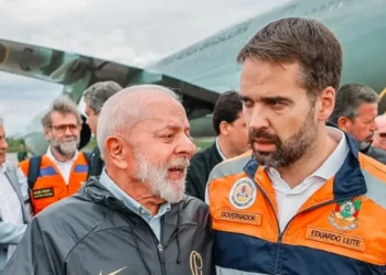 Lula adia viagem ao Chile e avalia suspender dívida do Rio Grande do Sul