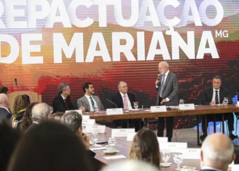 Tragédia de Mariana: governo e mineradoras assinam acordo de R$ 132 bi