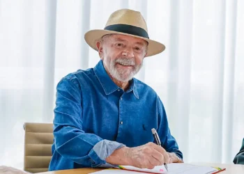 Em pronunciamento, Lula diz que vai cuidar do povo e economia é forte