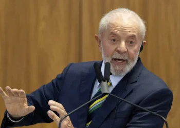 Lula critica impedimento de candidatura da oposição na Venezuela