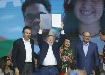 Lula anuncia investimentos para expansão de universidades em São Paulo