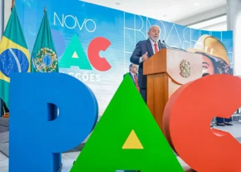Lula anuncia R$ 9,7 bilhões para o transporte público