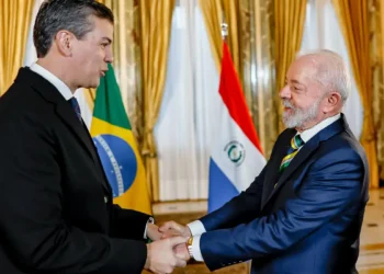 Lula e Santiago Peña conversam sobre caso de espionagem da Abin