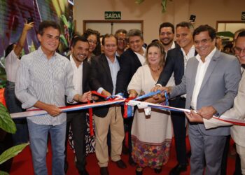 Com presença de empresários e autoridades, Bahia Origem Week é inaugurado no Centro de Convenções