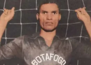 Ex-goleiro Manga, ídolo do Botafogo, morre aos 88 anos