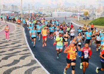 Atletas entram em contagem regressiva para a Maratona Salvador 2025, que ocorre em 20 e 21 setembro