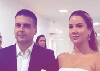 Marcelo Castro e Dani Mazzei se casam no civil