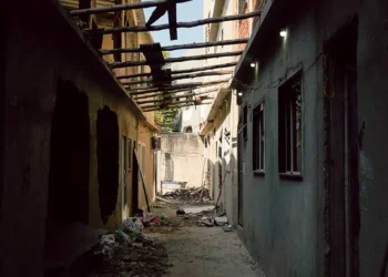 Moradores protestam contra demolição de imóveis na Maré