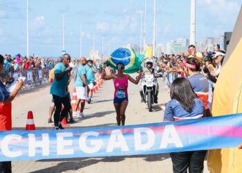 Corrida Sagrada atrai 1,5 mil atletas nacionais e estrangeiros nesta quinta (16)
