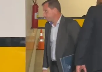 Moraes autoriza viagem de Mauro Cid para São Paulo