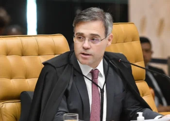 Mendonça confirma voto que barra depoimento de Deolane na CPI das Bets