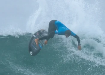 Miguel Pupo garante vaga no Mundial de Surfe 2025