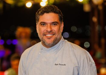 O Festival Esquina do Mundo em Arraial d’Ajuda chega na sua 6ª edição e recebe o Chef Rapha Vasconcelos na sua abertura.