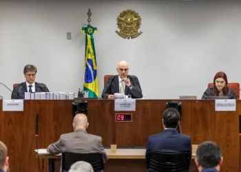Moraes inicia interrogatório de Bolsonaro na ação da trama golpista