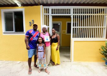 Morar Melhor reforma mais 100 casas no Uruguai e chega a mais de 780 lares beneficiados no bairro