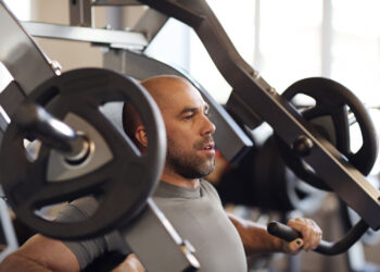 Musculação e força: pesquisa aponta que resultados se estendem por anos
