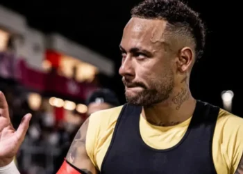 Pai de Neymar revela reais intenções da volta do jogador para o Santos: “Se jogar, amém”