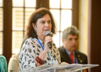 Ministra não comenta decisão sobre aborto, mas garante acolhimento