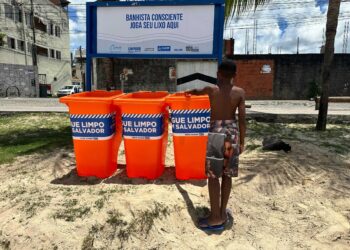 Limpurb instala novos equipamentos de coleta de resíduos nas praias do Subúrbio