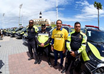 Prefeitura lança campanha Maio Amarelo e entrega 89 novos veículos para Transalvador, Semob e Guarda