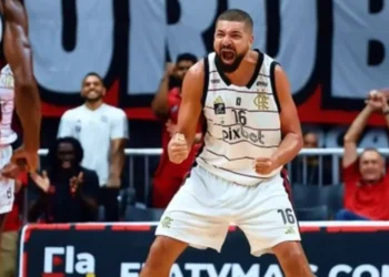Ídolo do basquete do Flamengo, Olivinha anuncia aposentadoria
