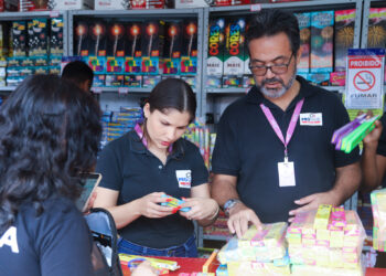 Procon Lauro de Freitas fiscaliza lojas de fogos de artifício durante Operação “Chamas”; órgão orienta consumidores